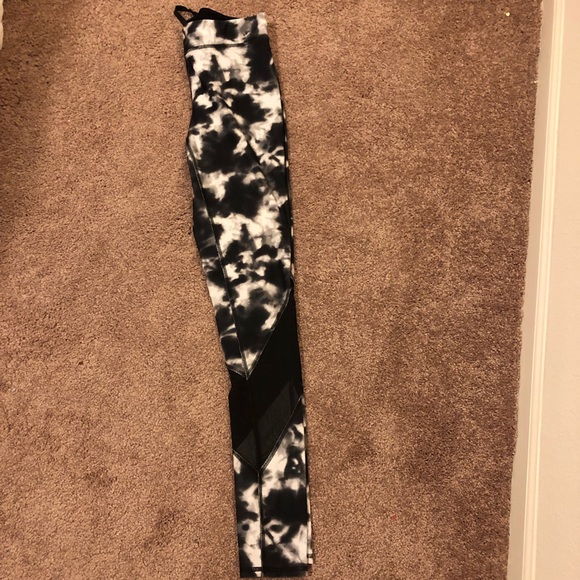 Patterned & Mesh athletic leggings - Picture 2 of 3